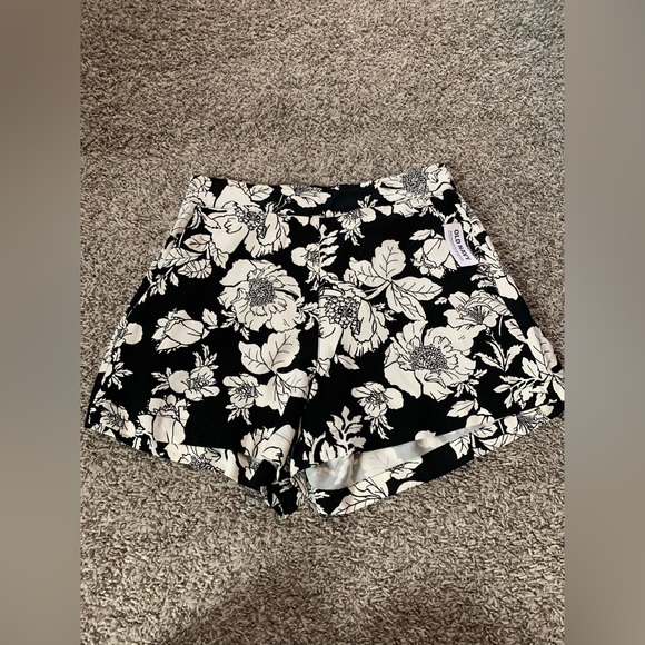 Old Navy High Waisted Playa Shorts - Picture 2 of 7